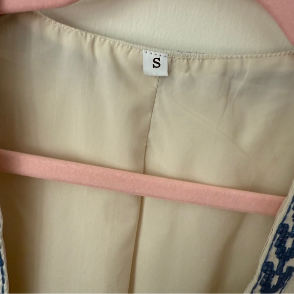 Boho Cream & Blue Floral Embroidered Vest Size S - Picture 3 of 9